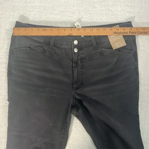 New! Madewell black mid-rise kick out double button jeans W33