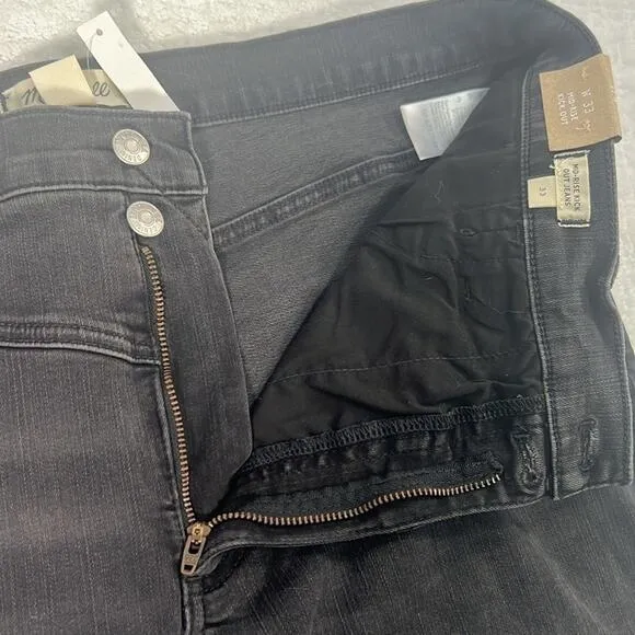 New! Madewell black mid-rise kick out double button jeans W33