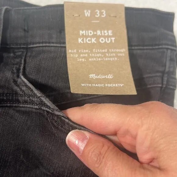 New! Madewell black mid-rise kick out double button jeans W33