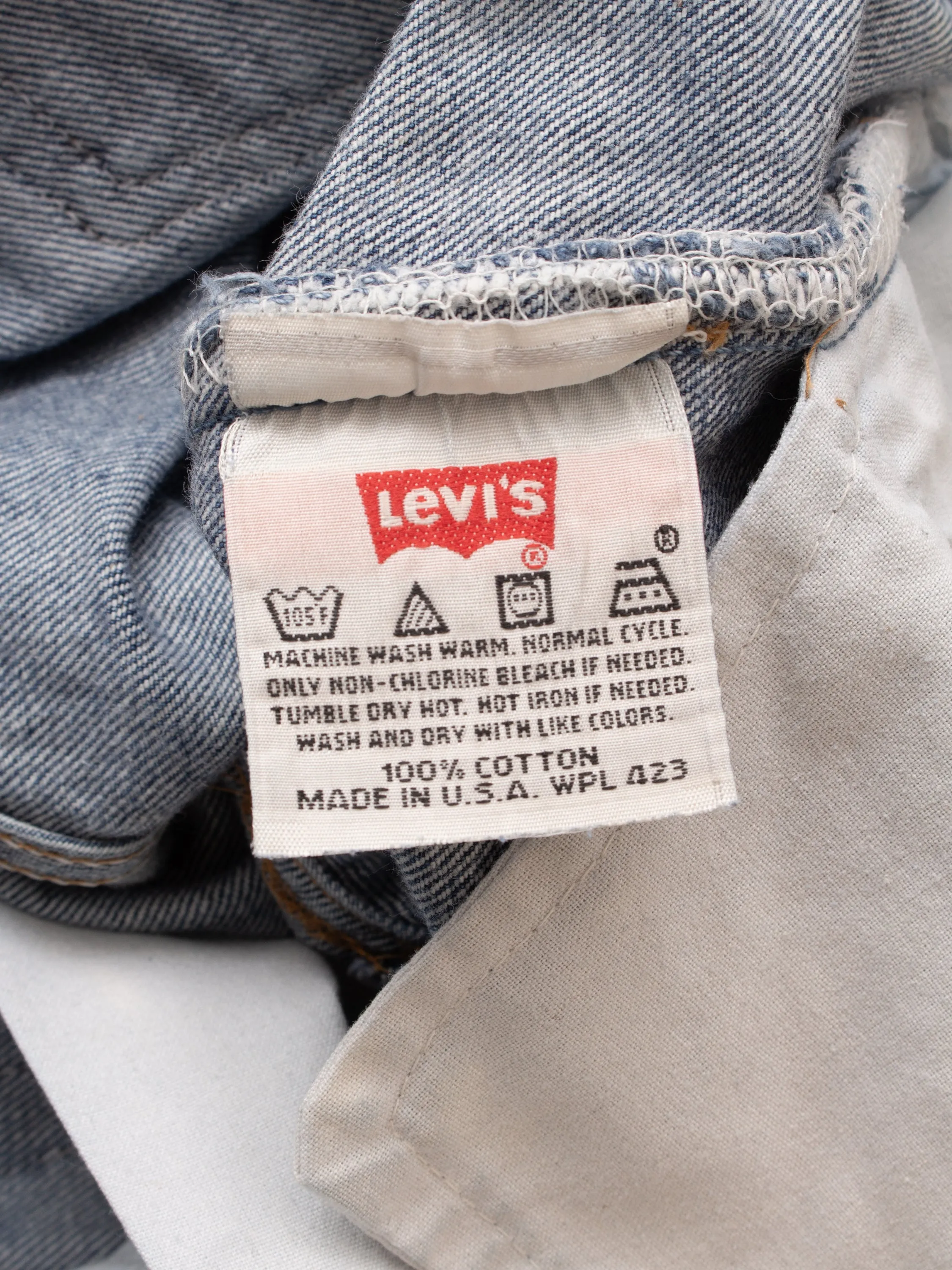 No. 40 Vintage 90's Made in USA Levi's 501 Jeans W30/L32