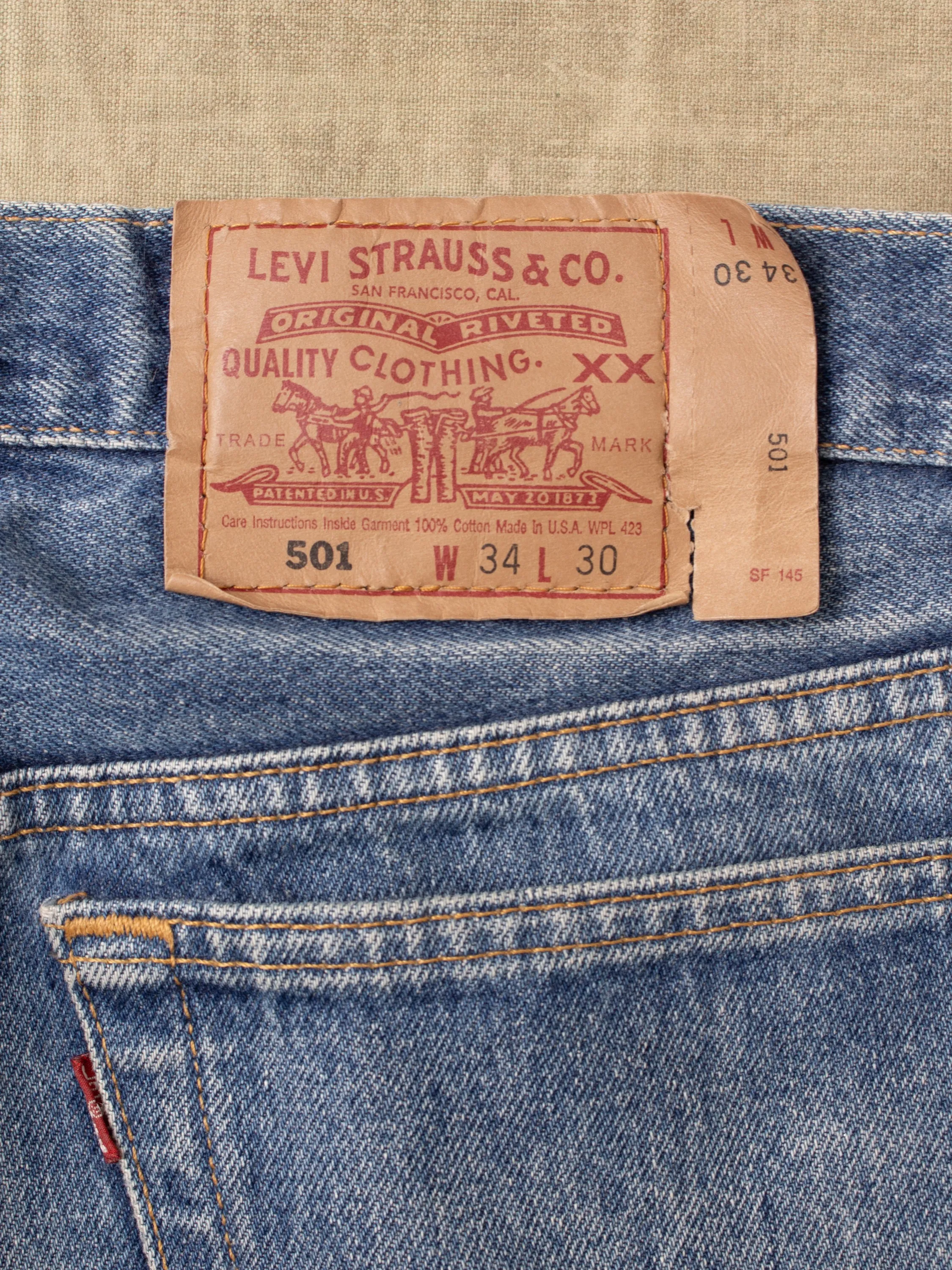 No. 54 Vintage 90's Made in USA Levi's 501 Jeans W34/L30