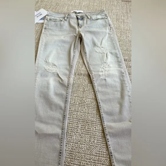 NWT IRO mid rise Ajusté jeans in size 27 light Grey