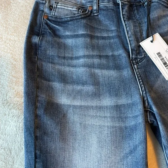 NWT Judy Blue Dark Wash High Rise Tummy Control Contrast Wash Skinny Jean 5/27