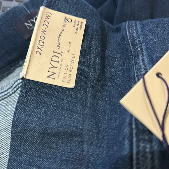 NWT NYDJ  Pull-On Slim Bootcut Jeans COLOR-  Decker - Blue SZ-2X