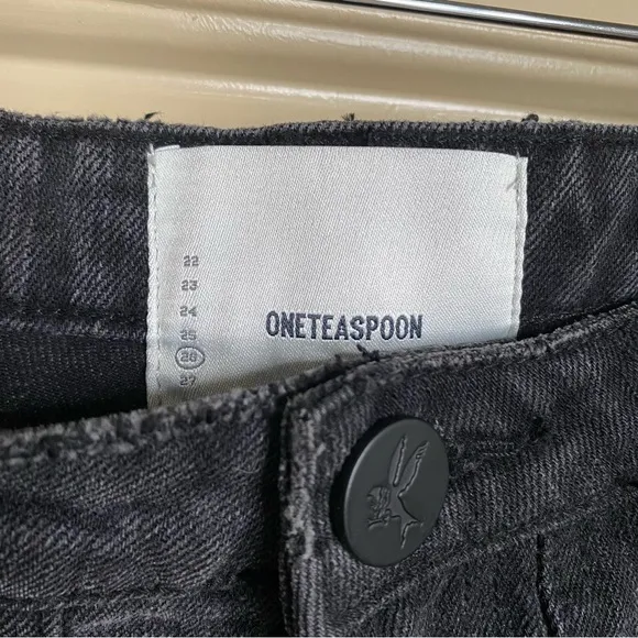 NWT One Teaspoon Truckers Mid Rise Straight Leg Distressed Jeans in Volcanic 26