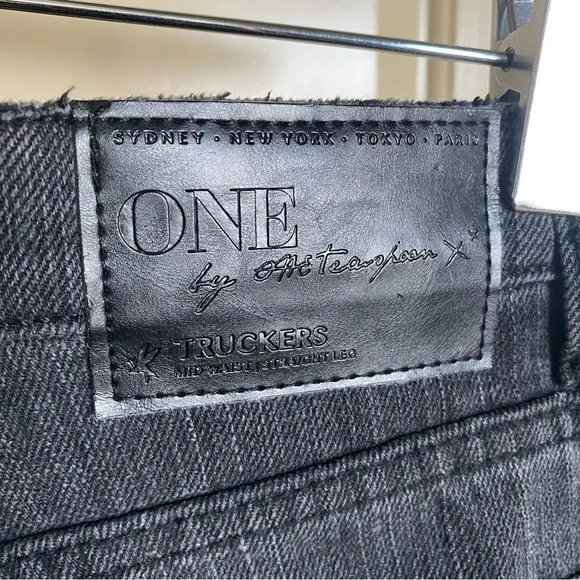 NWT One Teaspoon Truckers Mid Rise Straight Leg Distressed Jeans in Volcanic 26