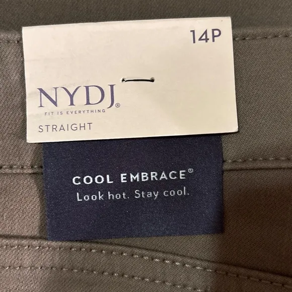 NYDJ Ellison Straight Leg Jean in Incense Size 14P. NWT