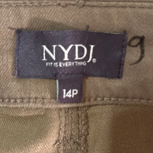 NYDJ Ellison Straight Leg Jean in Incense Size 14P. NWT