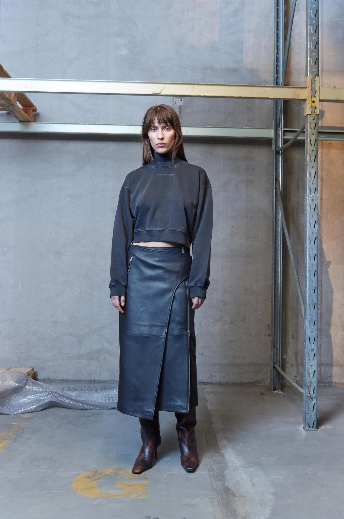 Oval Square Verve Leather Skirt //  Black