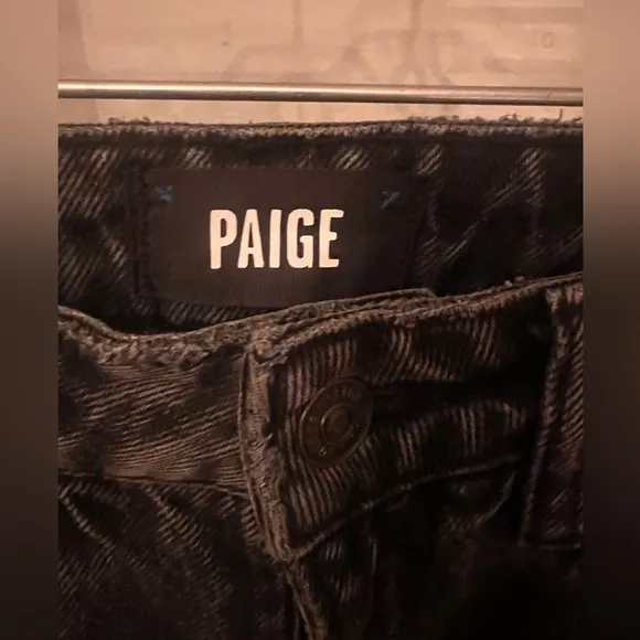 Paige “Sarah” straight leg ankle legnth deconstructed black denim jeans.Size 25.