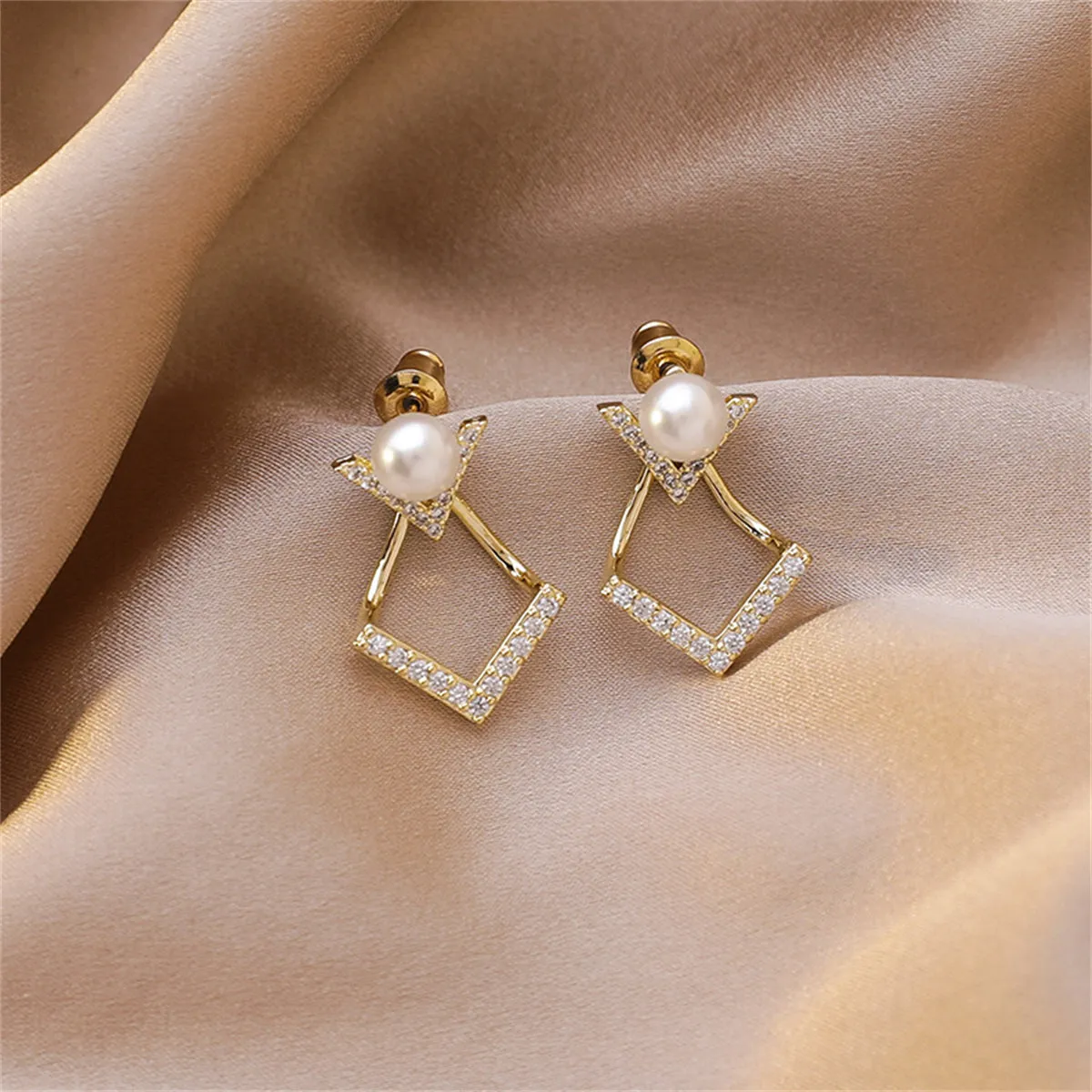 Pearl & Cubic Zirconia 18K Gold-Plated Rhombus Ear Jackets