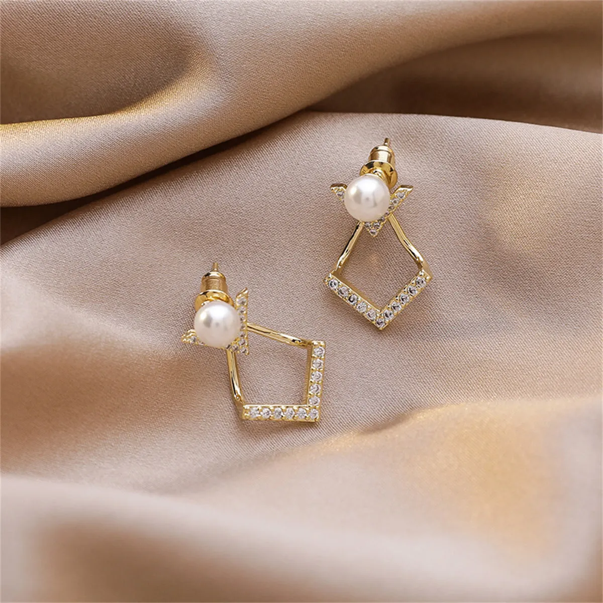 Pearl & Cubic Zirconia 18K Gold-Plated Rhombus Ear Jackets