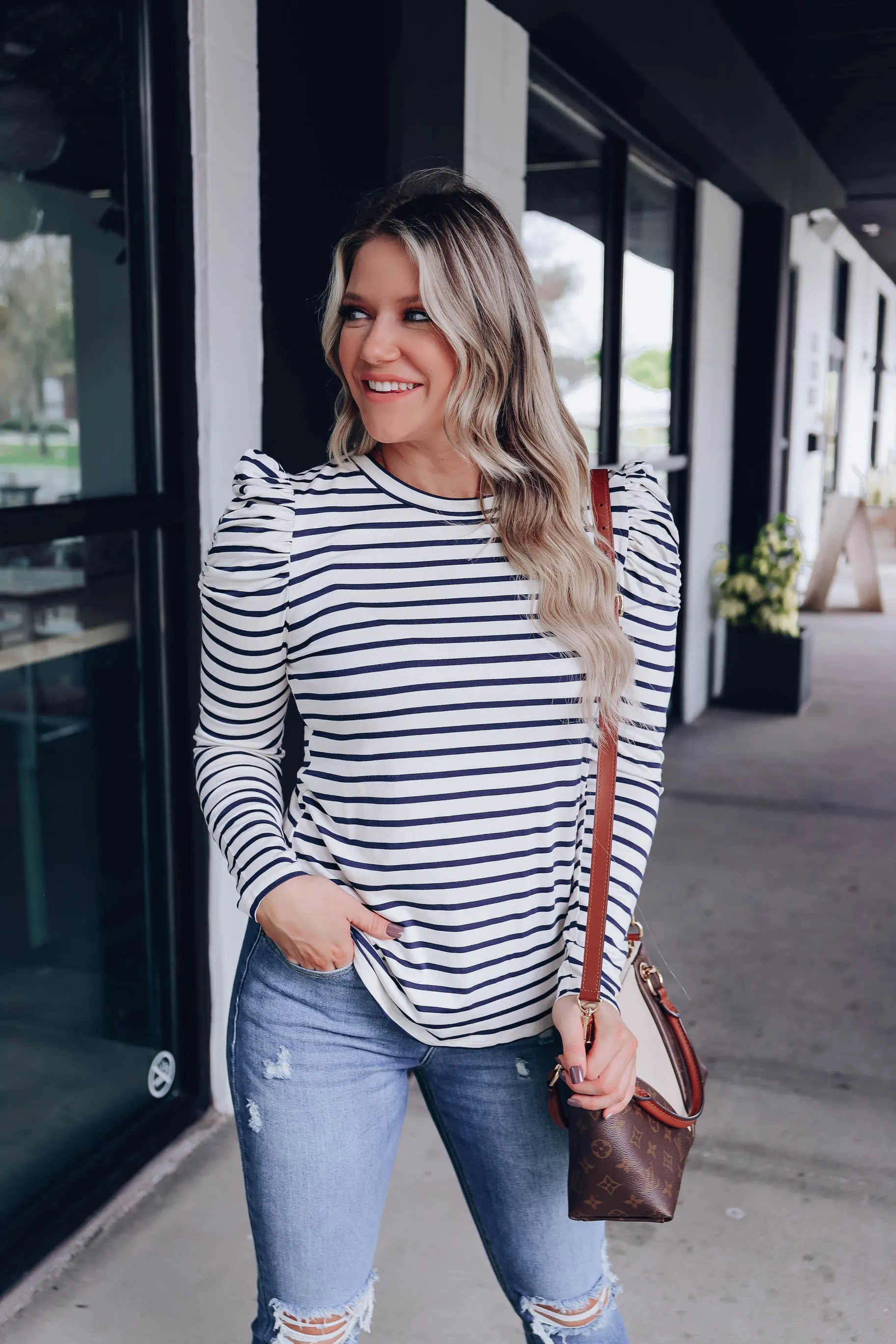 Poised Puff Shoulder Top - White/Navy
