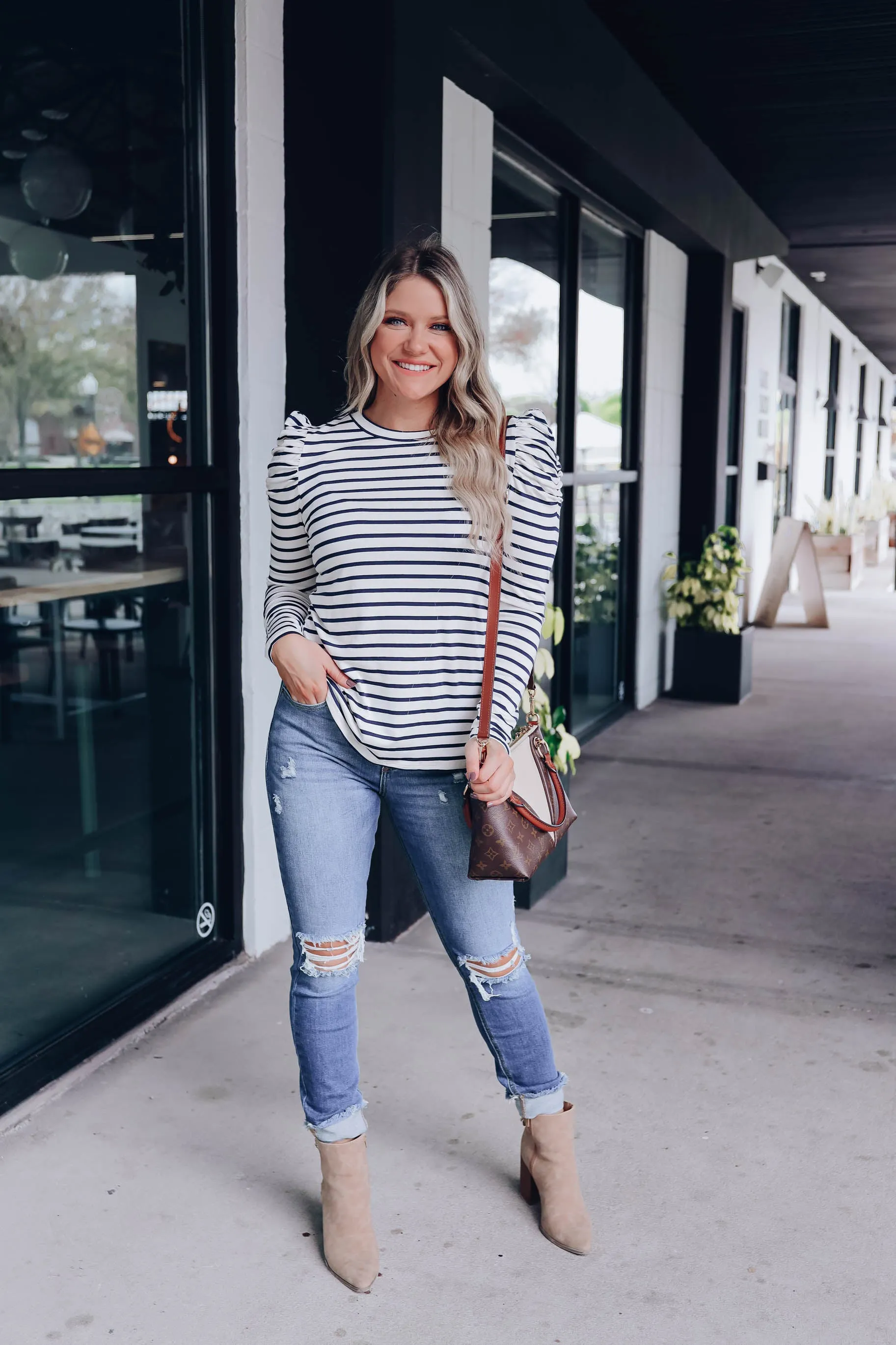 Poised Puff Shoulder Top - White/Navy