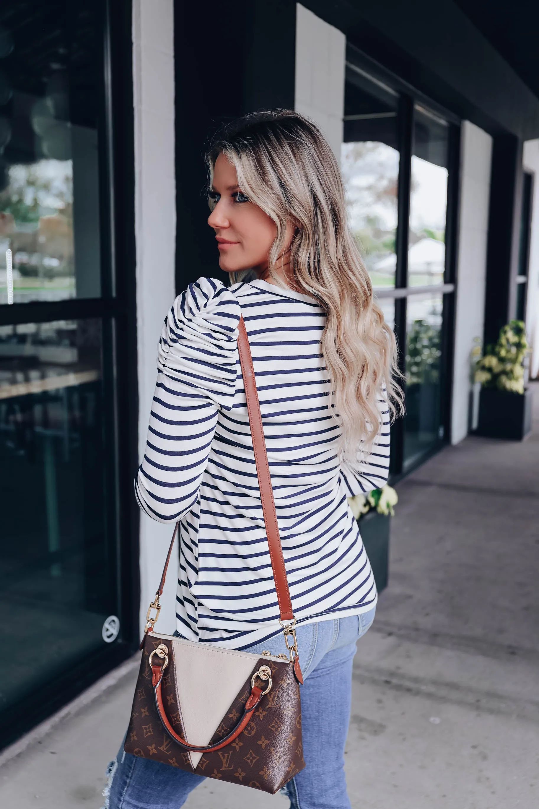 Poised Puff Shoulder Top - White/Navy