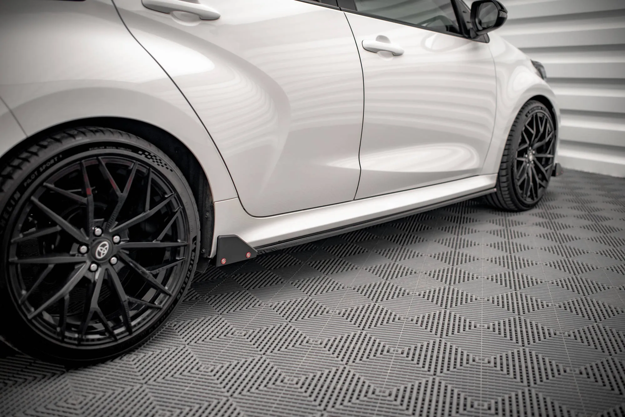 Side Skirts Diffusers  V.1   Flaps Toyota Yaris Mk4