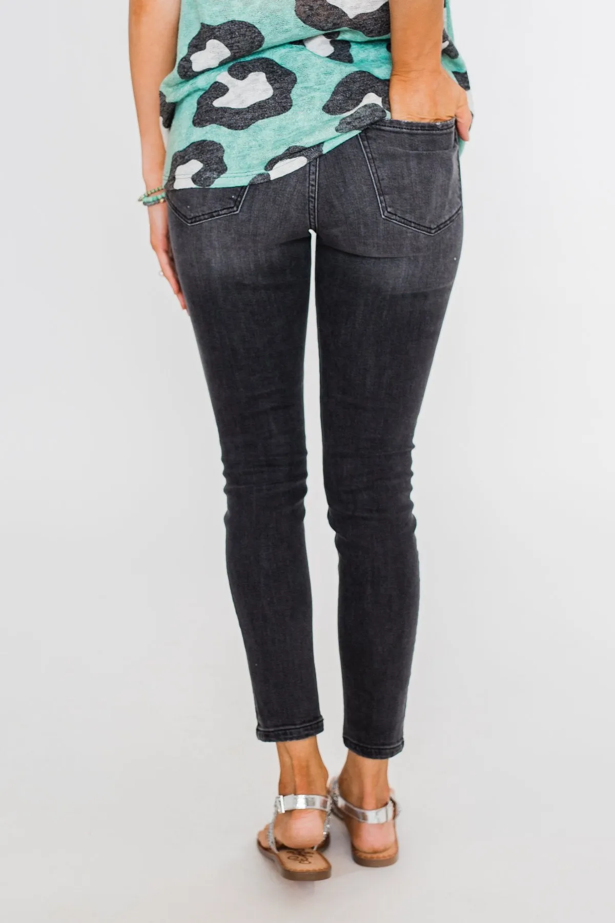 Sneak Peek Jeans- Madelyn Wash