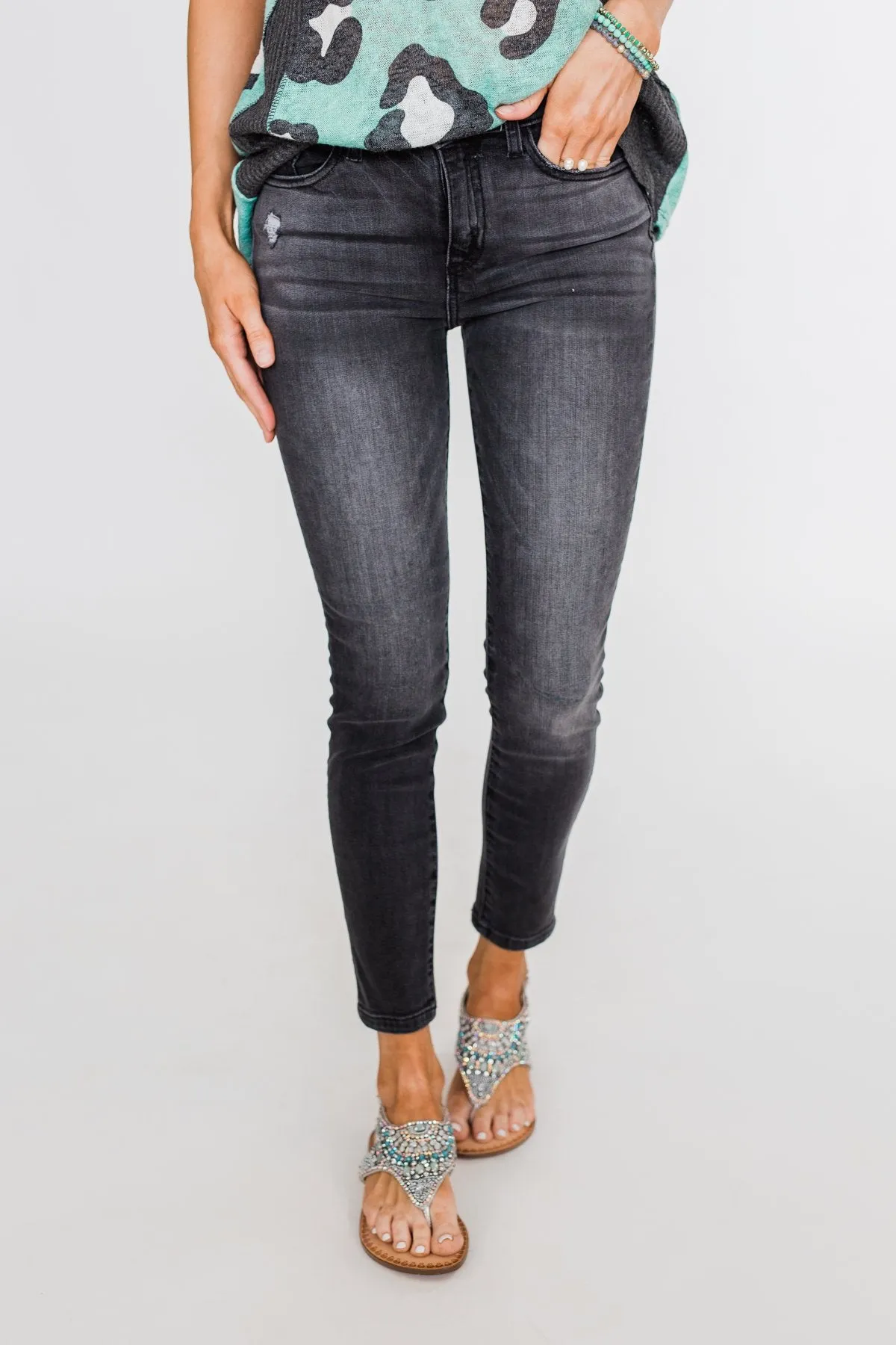 Sneak Peek Jeans- Madelyn Wash
