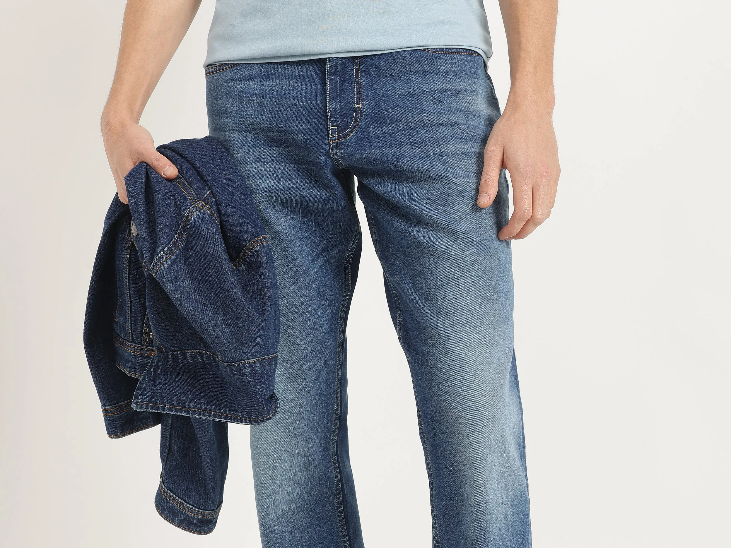 Solid Comfort Fit Jeans