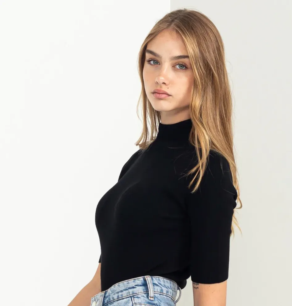 Sunny Style Basic Mock Neck Sweater Top