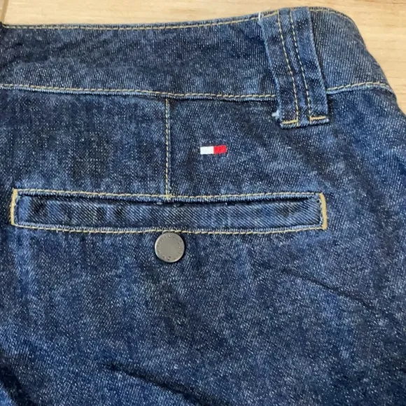 Tommy Hilfiger jeans size 10P dark wash flare wide legs vintage