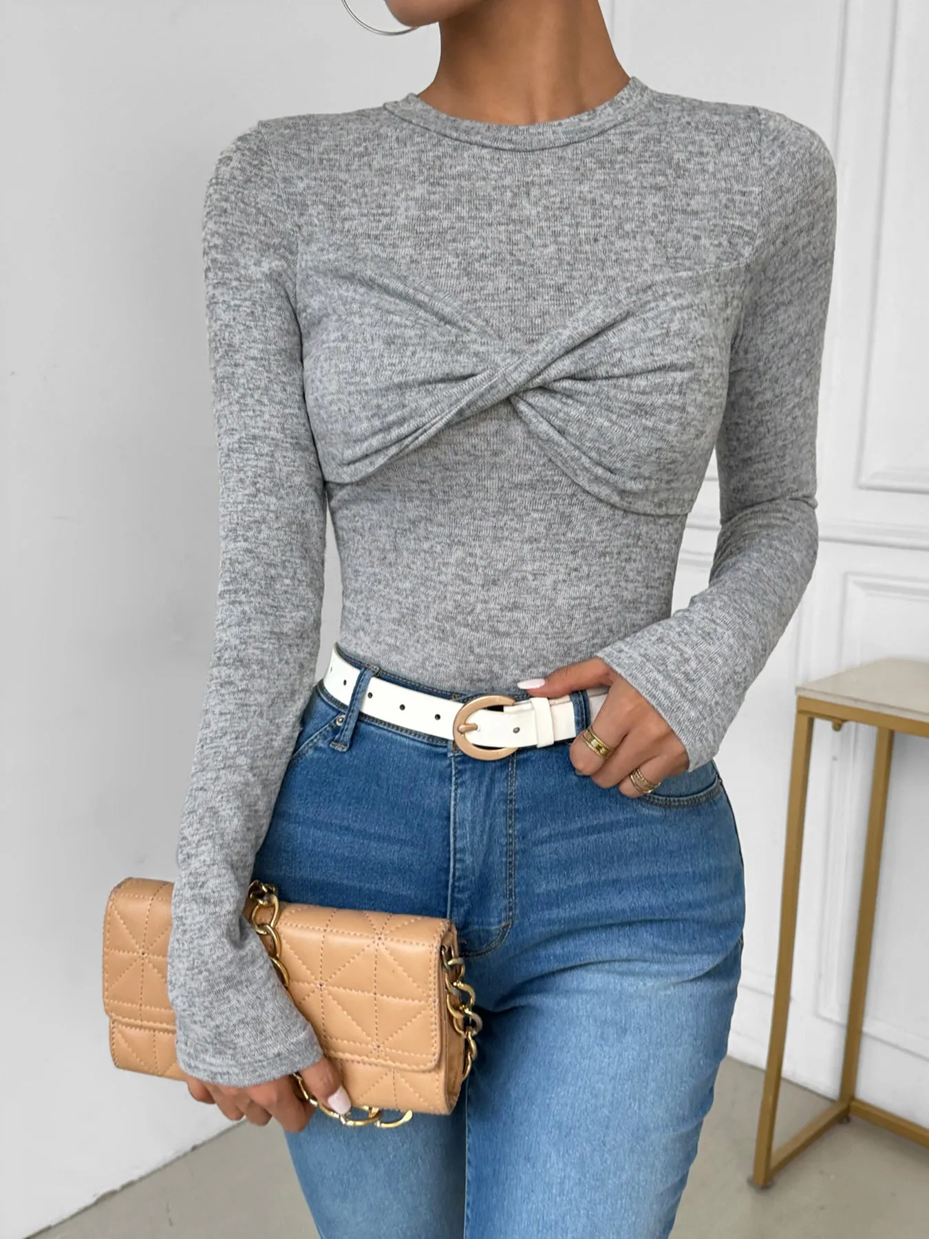 Twist-Front Solid Long-Sleeve Fitted Top for Everyday Elegance