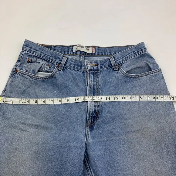 Vintage Levi’s 560 High Waist wedgie fit Jeans
