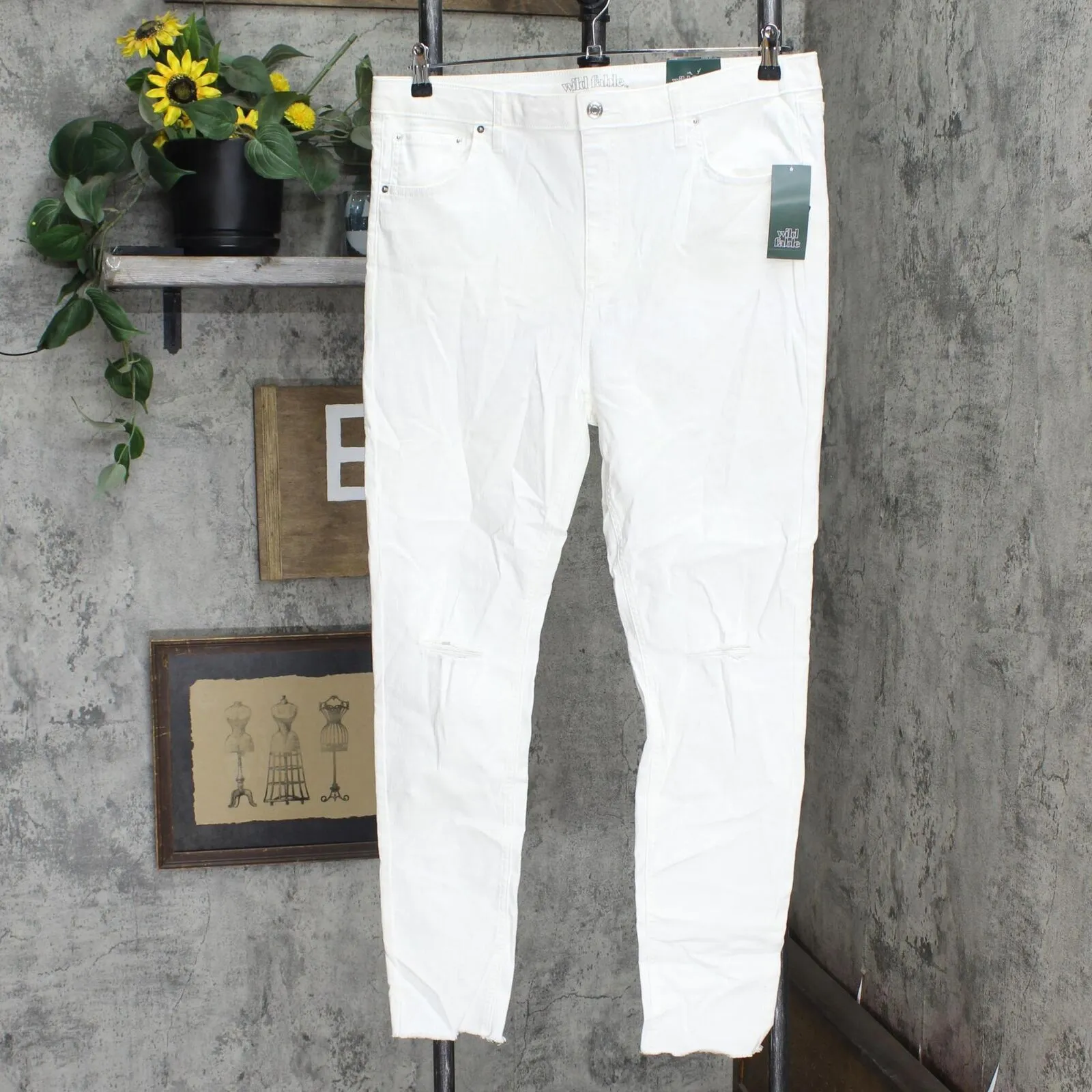 Wild Fable Women's High-Rise Distressed Skinny Jeans 20WFPT043 White 16